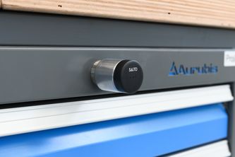 Aurubis-Logo im Laserausschnitt Aurubis-Logo im Laserausschnitt