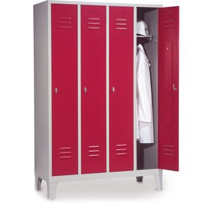 Wardrobe lockers with feet